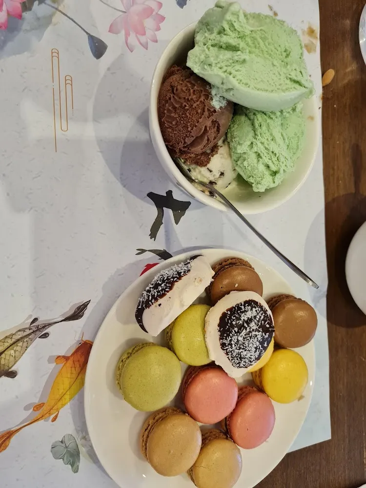 Glace Et Macaron Meringue